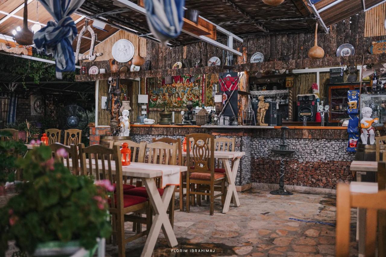 Keshtjella Syni Zi - Bujtine 3*