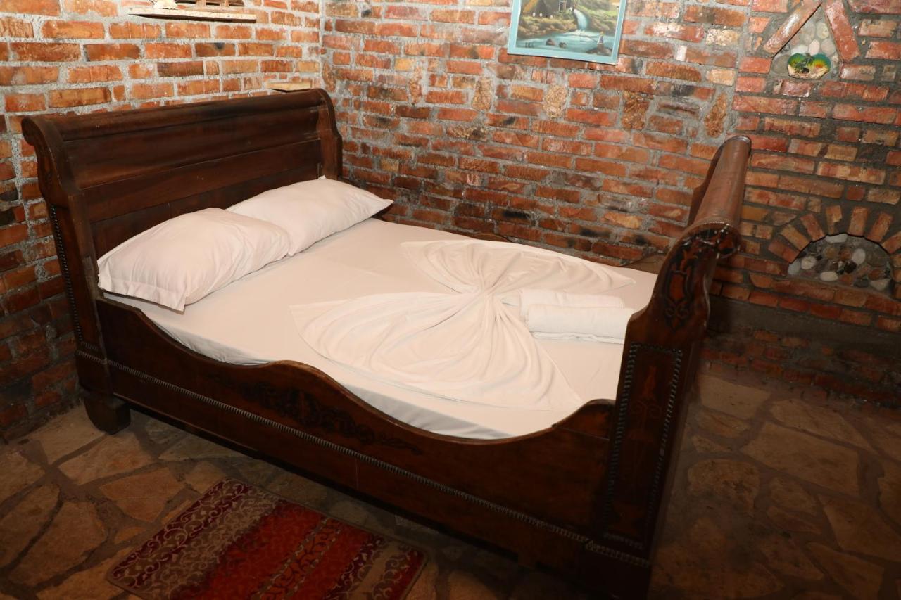 Hotel Keshtjella Syni Zi - Bujtine Shëngjin