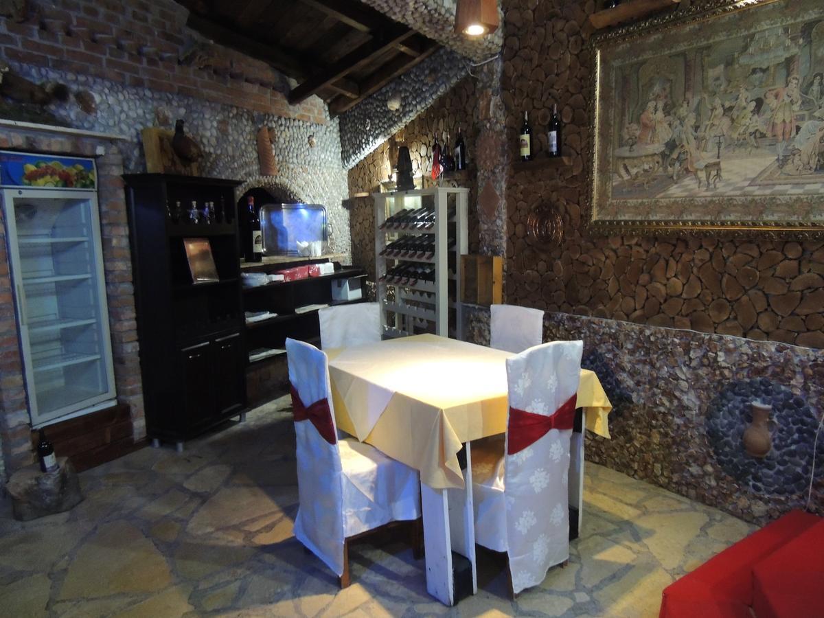 Keshtjella Syni Zi - Bujtine Hotel Shëngjin